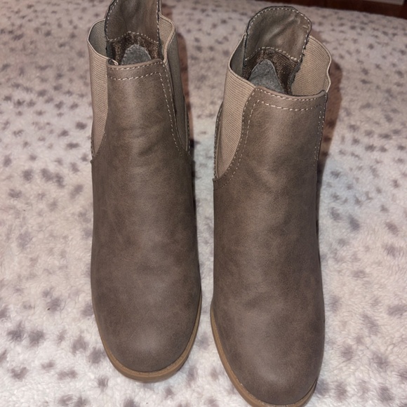 Rampage Ankle Boot / Wedge Shoe - Picture 2 of 6